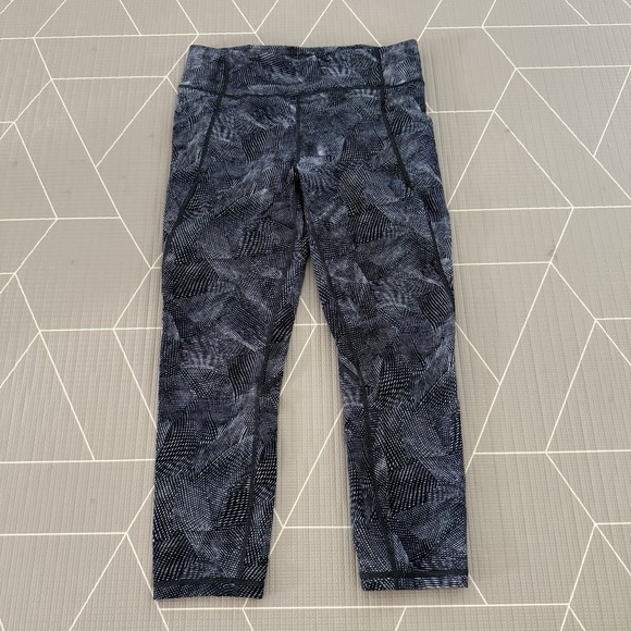 Lululemon Time To Sweat Crop 23" Size 10 Velocity Mesh Island Mist Black - Picture 1 of 9